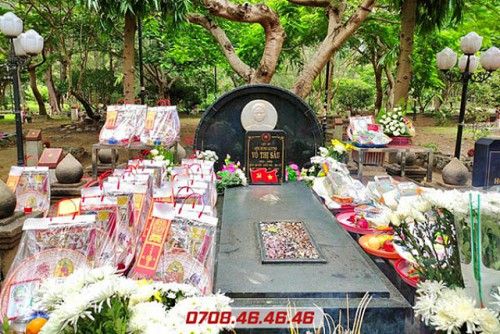 Lễ hộ mộ cô Sáu Côn Đảo, gửi tấm lòng thành, cầu khấn đến Cô từ phương xa